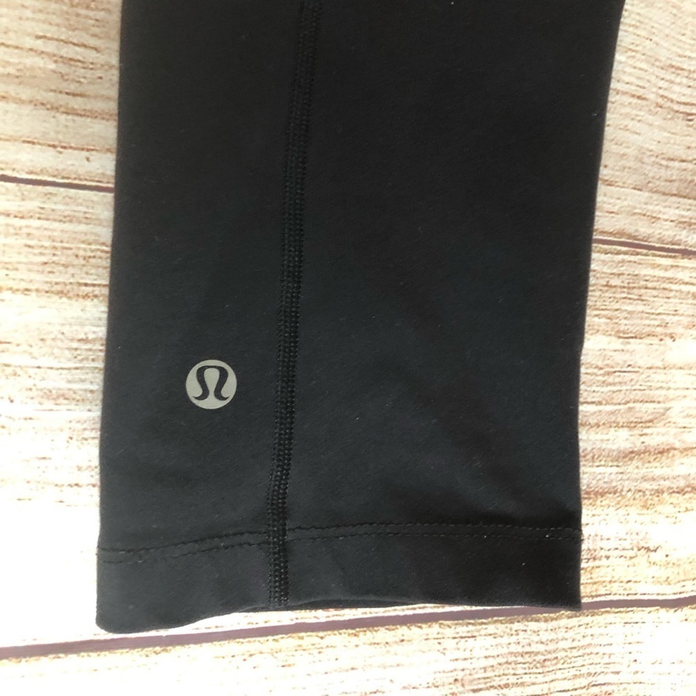 Lululemon Wunder Under Crop - Picture 7 of 7